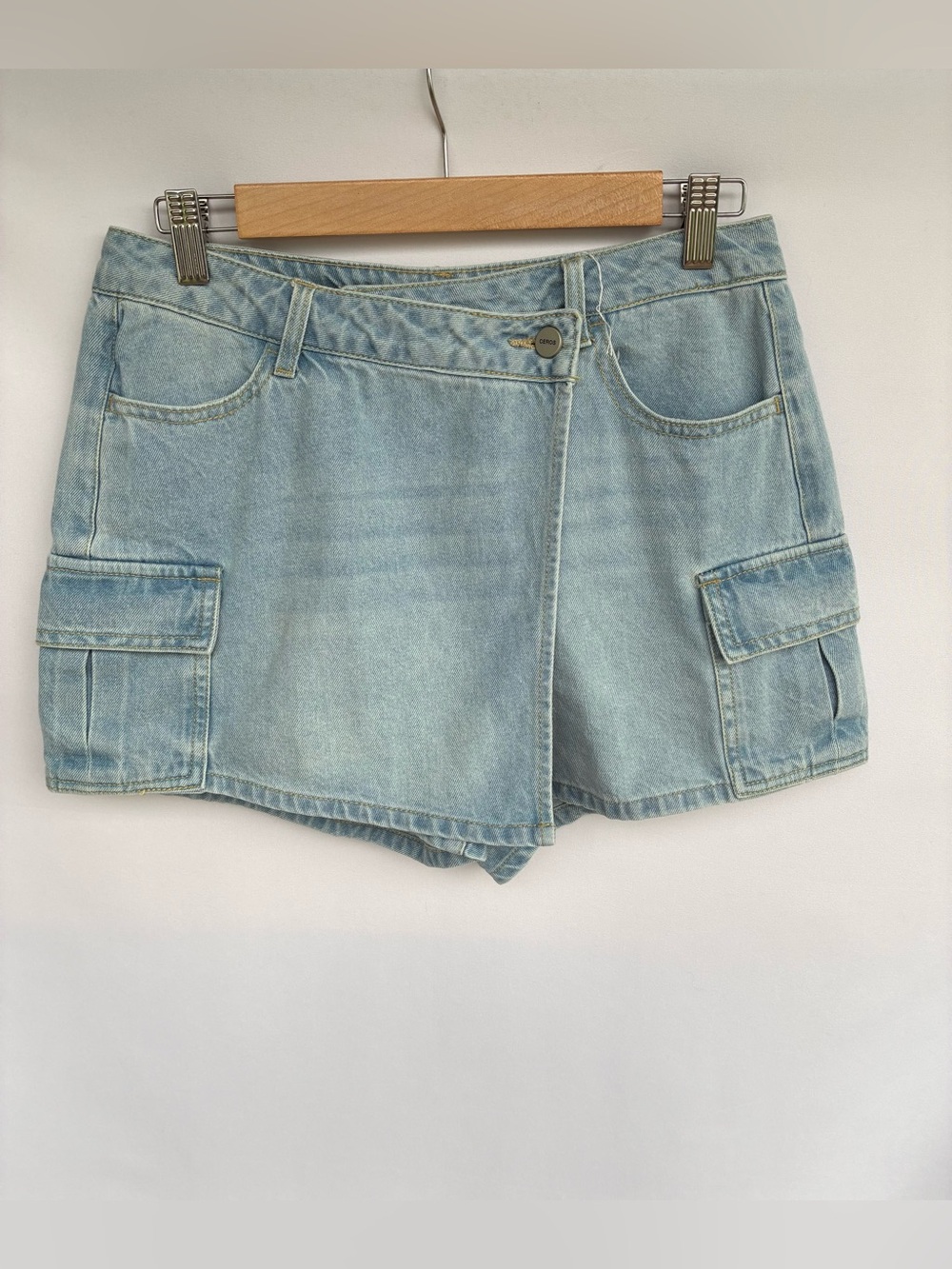 Altar'd State Light Wash Denim Cargo Skort Size Small Mini Skirt